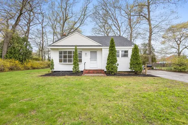 575 East St, Brockton, MA 02302