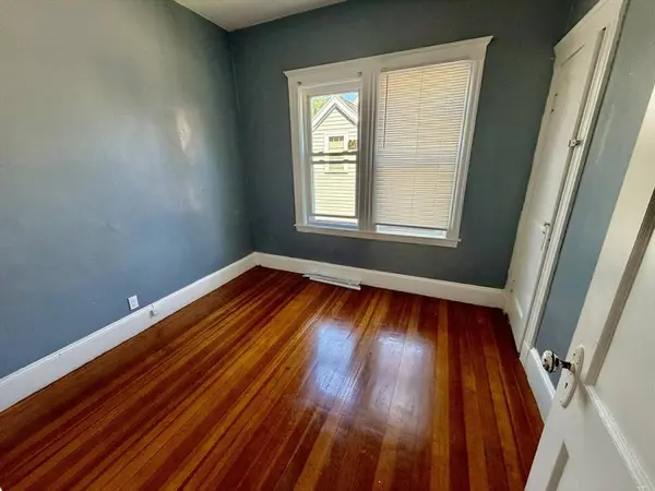 28 Haslet St, Boston, MA 02131