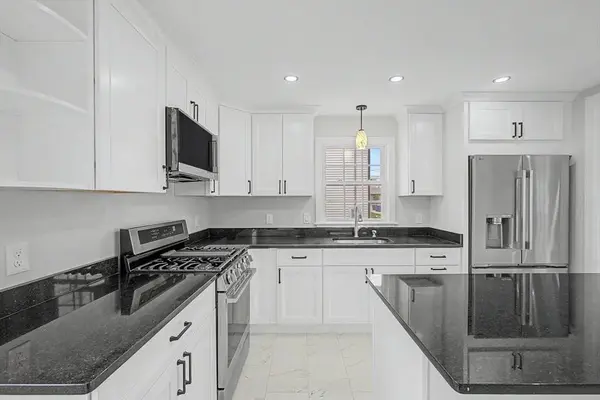 298 King St, Fall River, MA 02724
