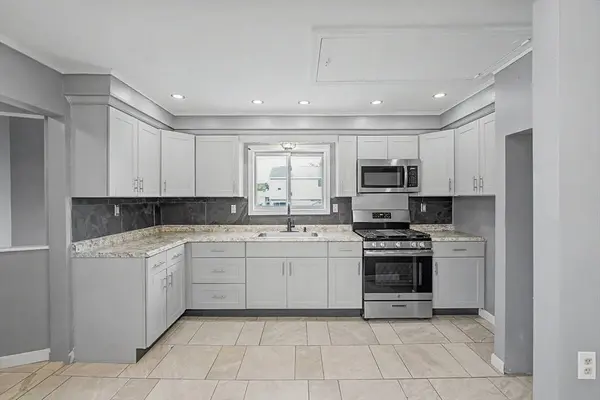 496 Tucker St, Fall River, MA 02721