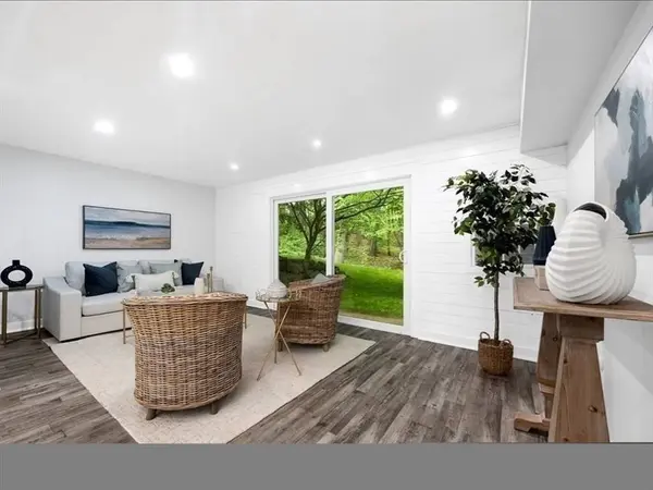3 Beals Cove Rd #E, Hingham, MA 02043