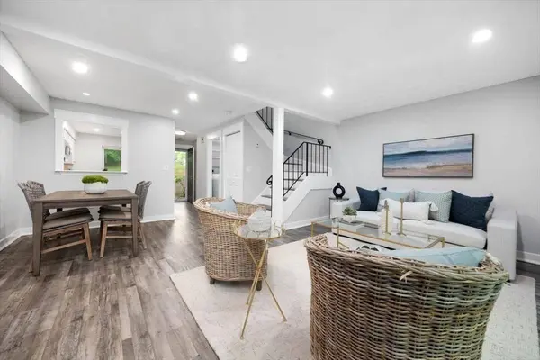 3 Beals Cove Rd #E, Hingham, MA 02043