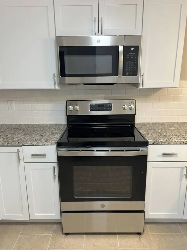 16 Upton St, Hanson, MA 02341