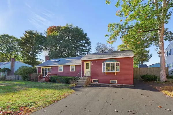 31 Kalmia Rd, Holbrook, MA 02343