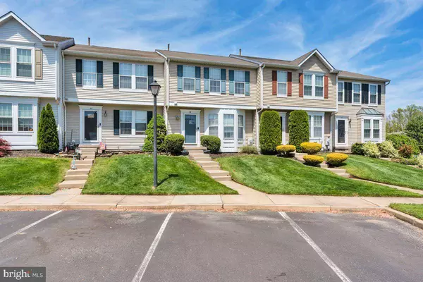 38 PEBBLE LN, Blackwood, NJ 08012