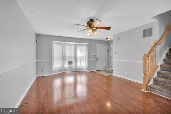 38 PEBBLE LN, Blackwood, NJ 08012