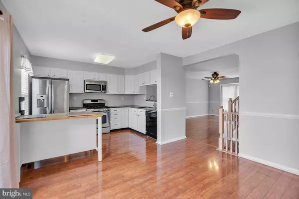 38 PEBBLE LN, Blackwood, NJ 08012