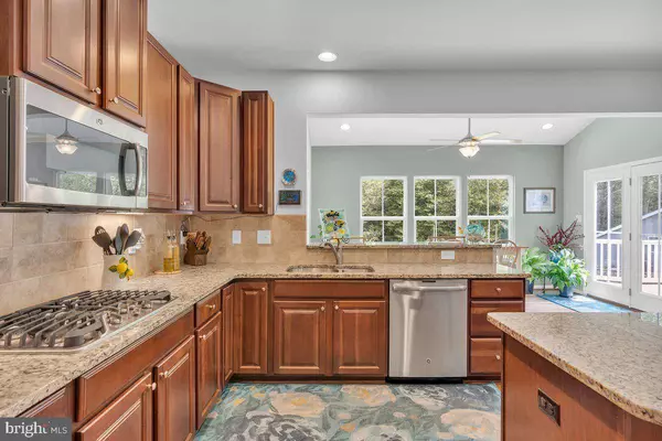 18 SEAGROVE AVE, Cape May Court House, NJ 08210