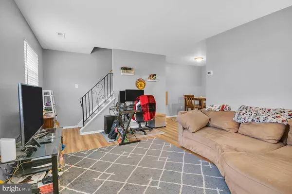 6 HAMAL CT, Turnersville, NJ 08012