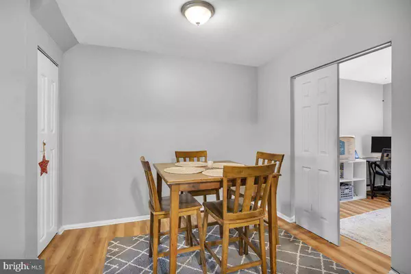 6 HAMAL CT, Turnersville, NJ 08012