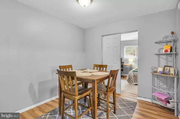 6 HAMAL CT, Turnersville, NJ 08012