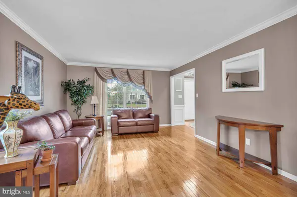 40 COUNTRY SQUIRE LN, Marlton, NJ 08053