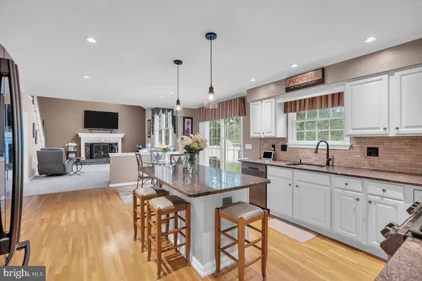 40 COUNTRY SQUIRE LN, Marlton, NJ 08053