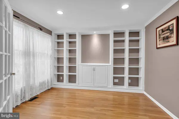 40 COUNTRY SQUIRE LN, Marlton, NJ 08053