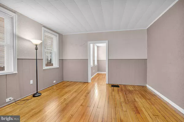 602 MARKET ST, Gloucester City, NJ 08030