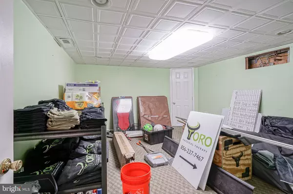 101 SUMMIT AVE, Sicklerville, NJ 08081