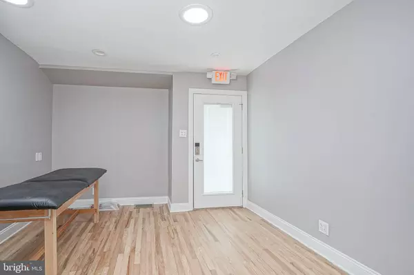 101 SUMMIT AVE, Sicklerville, NJ 08081