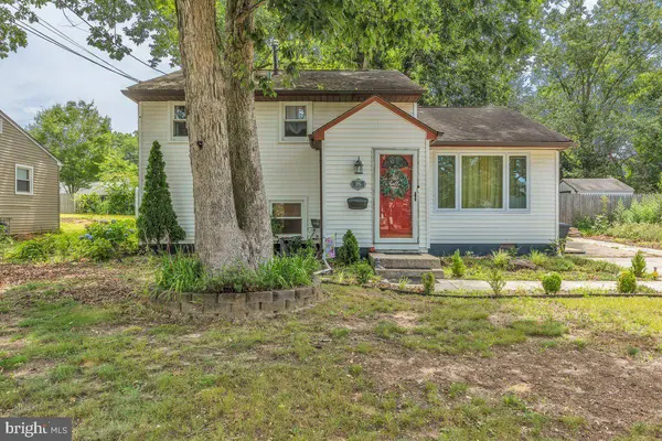 25 RICHARDS AVE, Pine Hill, NJ 08021