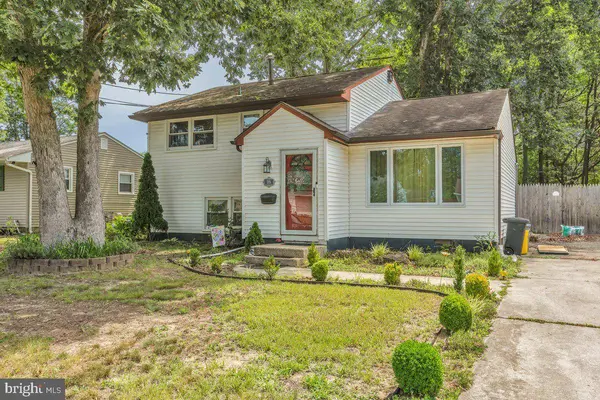 25 RICHARDS AVE, Pine Hill, NJ 08021