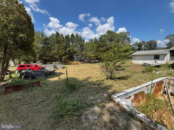 64 EVERGREEN AVE, Blackwood, NJ 08012