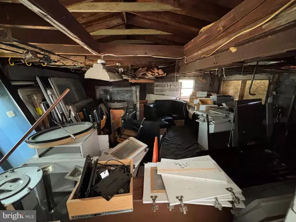 64 EVERGREEN AVE, Blackwood, NJ 08012