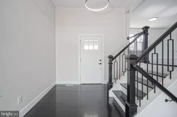 2 SPINNING WHEEL LN, Clementon, NJ 08021