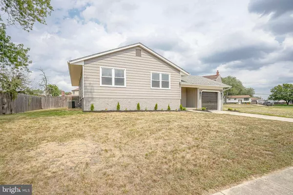 2 SPINNING WHEEL LN, Clementon, NJ 08021