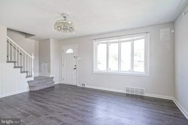 512 E CHURCH ST, Blackwood, NJ 08012