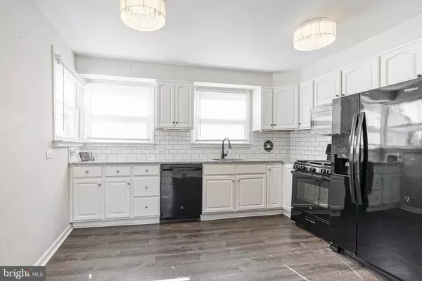 512 E CHURCH ST, Blackwood, NJ 08012