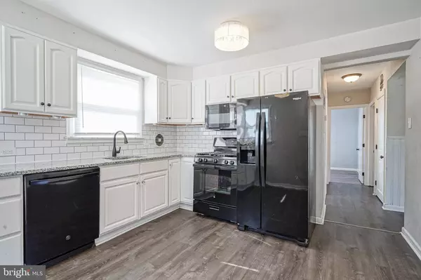 512 E CHURCH ST, Blackwood, NJ 08012