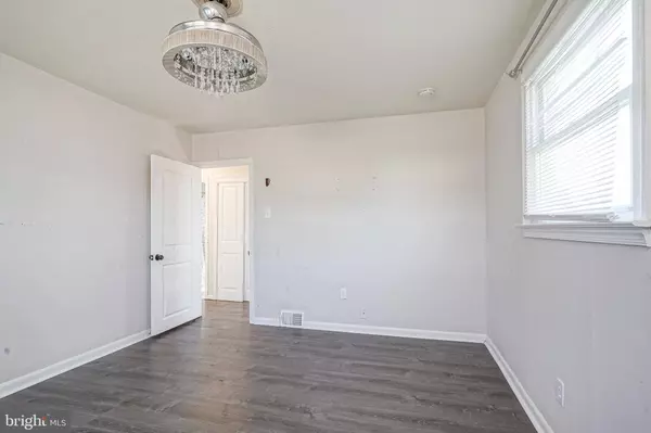 512 E CHURCH ST, Blackwood, NJ 08012