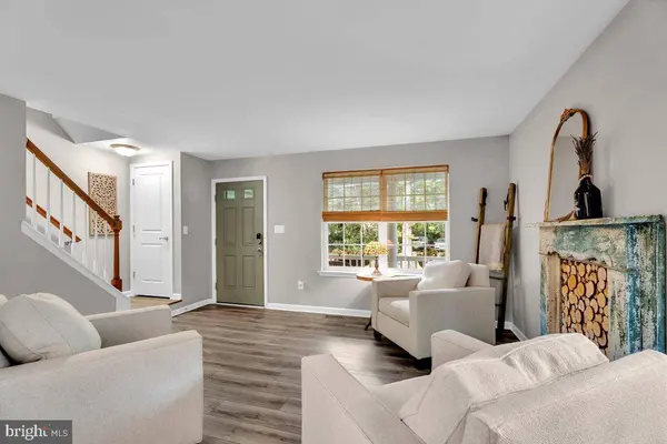 107 WOOLMANS LN, Mount Laurel, NJ 08054