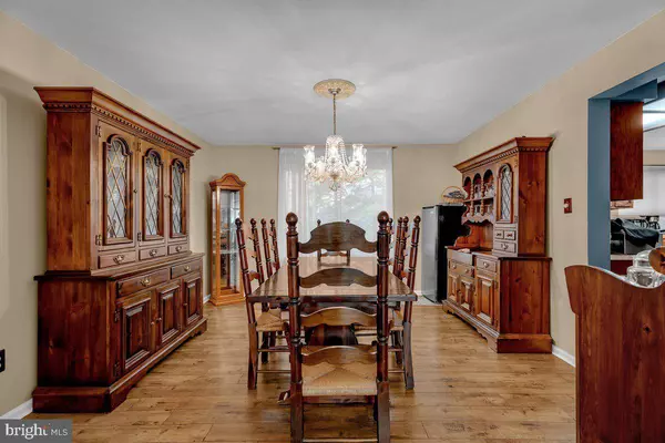 2 HARWOOD DR, Voorhees, NJ 08043