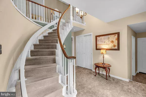 2 HARWOOD DR, Voorhees, NJ 08043