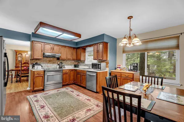 2 HARWOOD DR, Voorhees, NJ 08043