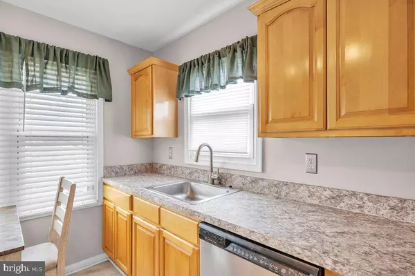 137 BREWER AVE, Blackwood, NJ 08012