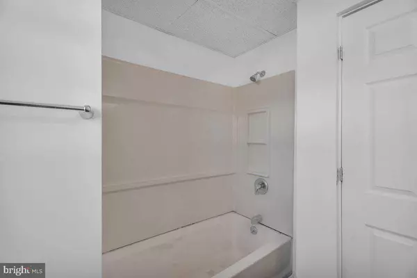 102 N BLACK HORSE PIKE, Blackwood, NJ 08012