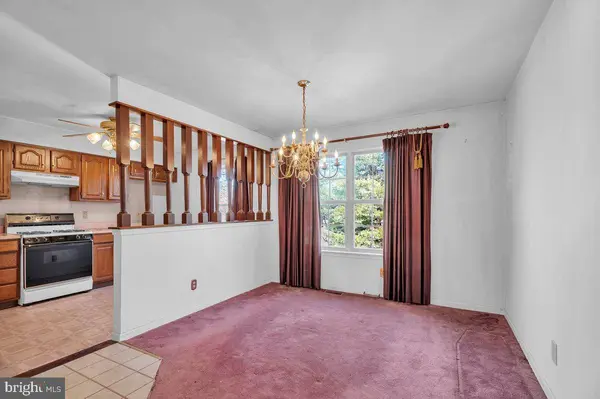 363 UPLAND AVE, Absecon, NJ 08205