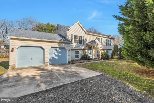363 UPLAND AVE, Absecon, NJ 08205