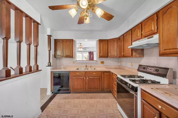 363 Upland Ave, Absecon, NJ 08201