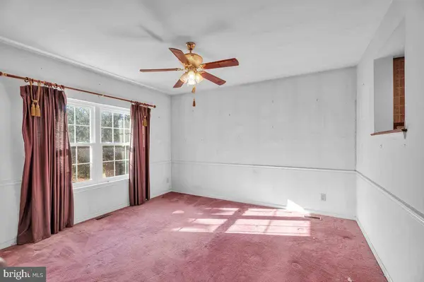 363 UPLAND AVE, Absecon, NJ 08205