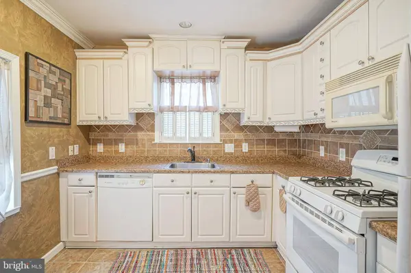 11 E HAINES AVE, Barrington, NJ 08007