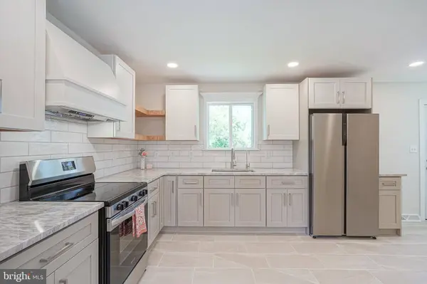 282 MC CLELLAND AVE, Bellmawr, NJ 08031