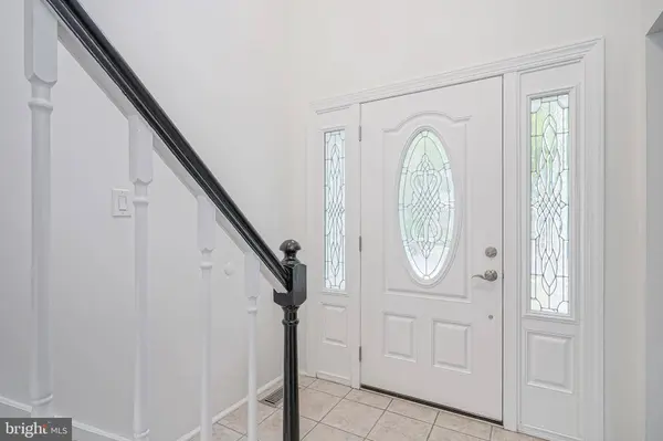 18 BREARLY DR, Sicklerville, NJ 08081