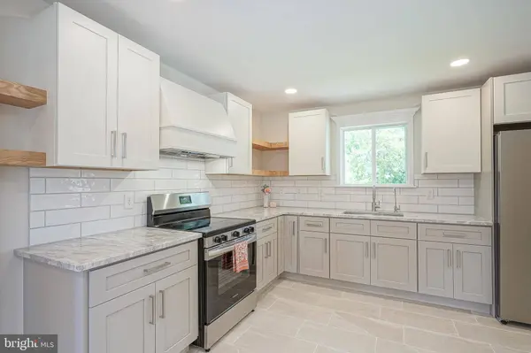 282 MC CLELLAND AVE, Bellmawr, NJ 08031