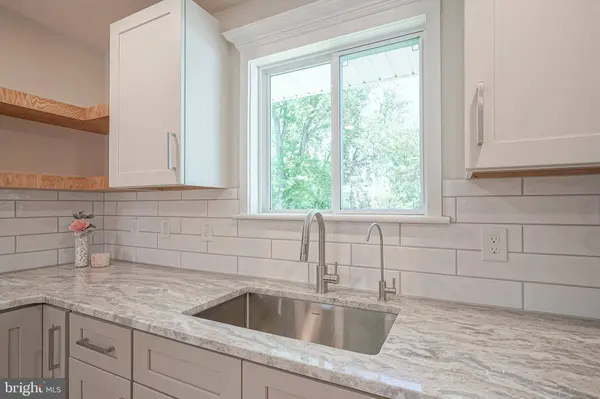 282 MC CLELLAND AVE, Bellmawr, NJ 08031