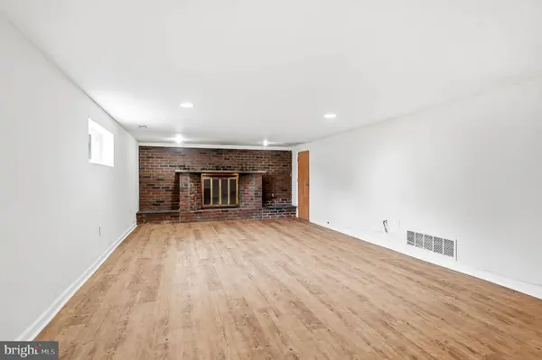 1286 GLASSBORO RD, Williamstown, NJ 08094