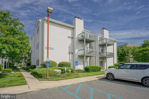 2008 LUCAS LN, Voorhees, NJ 08043