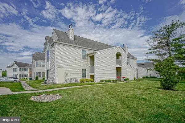 2005A FERNDALE CT, Mount Laurel, NJ 08054