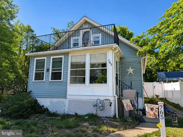 765 CHESTNUT AVE, Woodbury Heights, NJ 08097